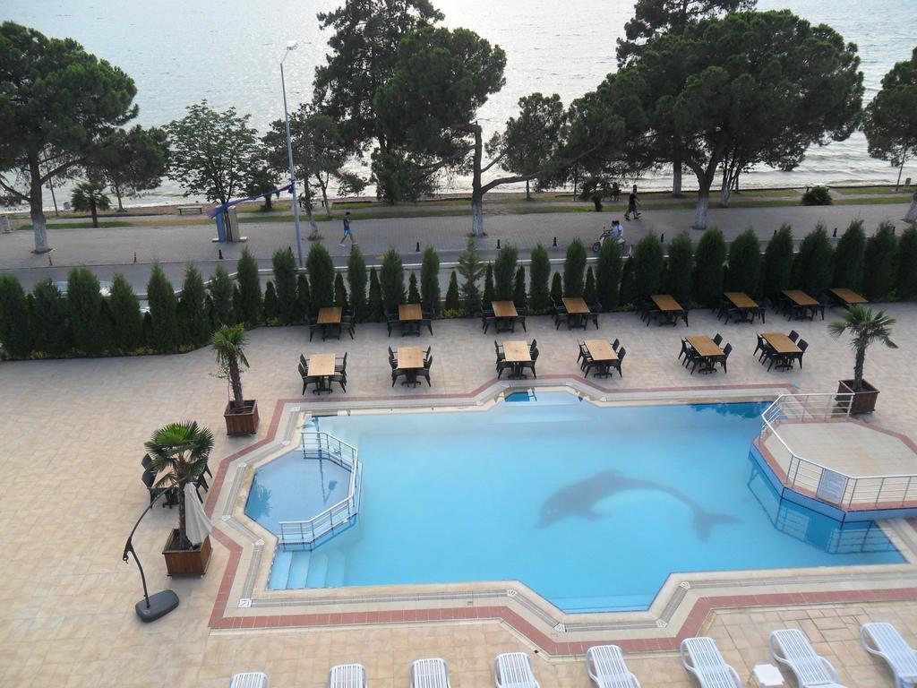 Grand Nicea Hotel Ιζνίκ Εξωτερικό φωτογραφία