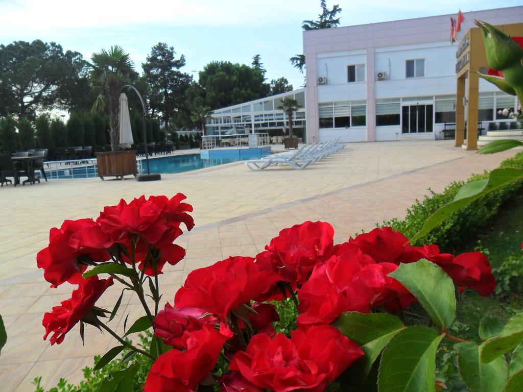 Grand Nicea Hotel Ιζνίκ Δωμάτιο φωτογραφία