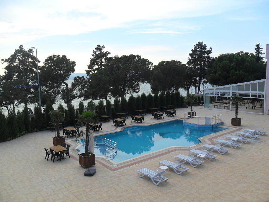 Grand Nicea Hotel Ιζνίκ Εξωτερικό φωτογραφία