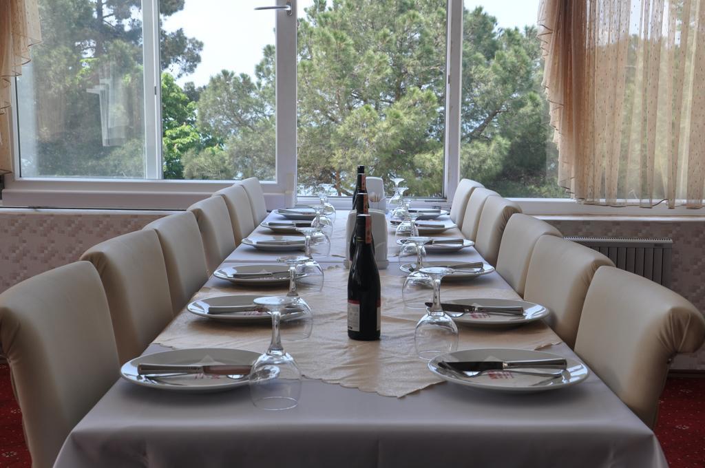 Grand Nicea Hotel Ιζνίκ Εξωτερικό φωτογραφία