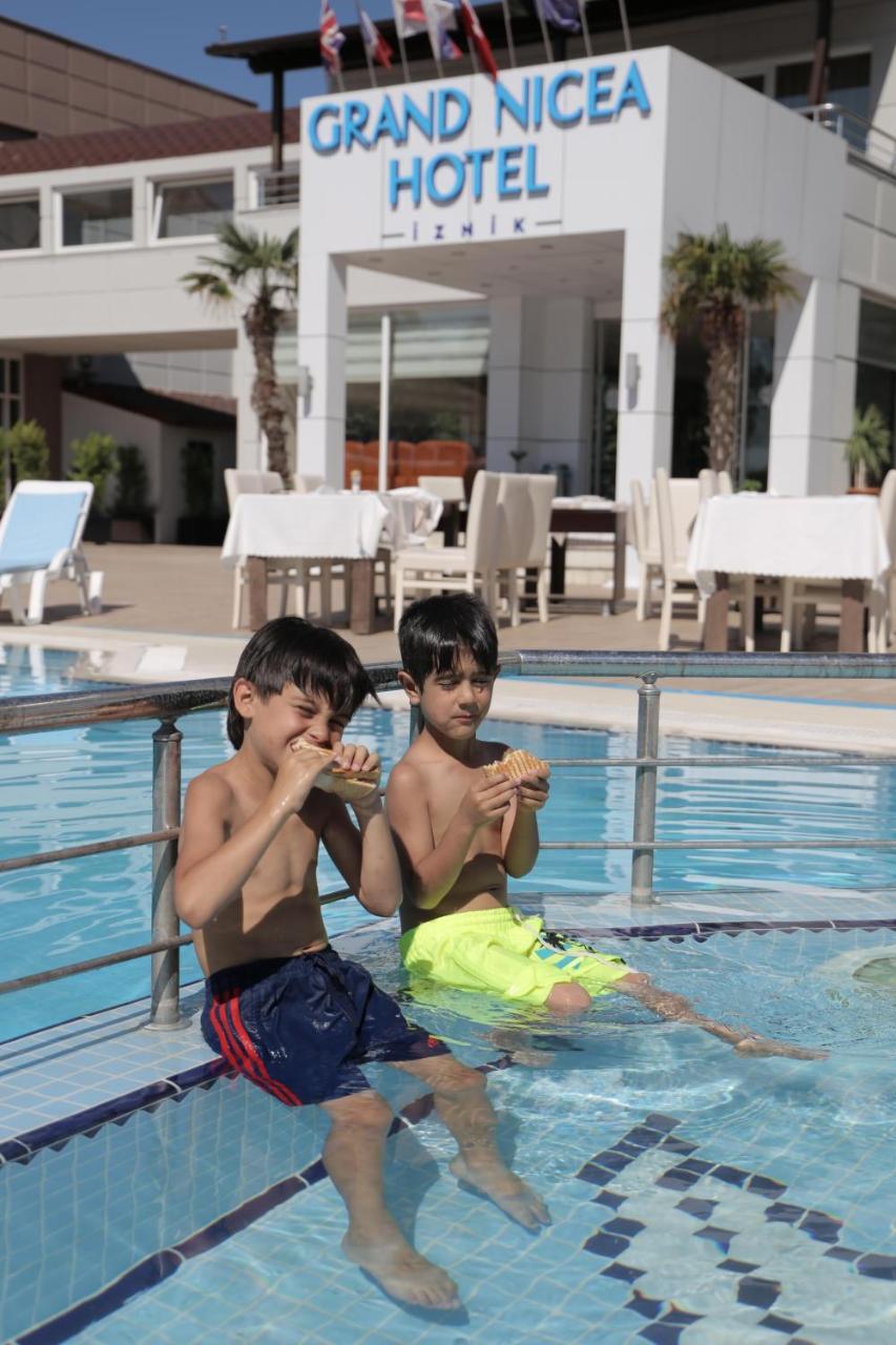Grand Nicea Hotel Ιζνίκ Εξωτερικό φωτογραφία