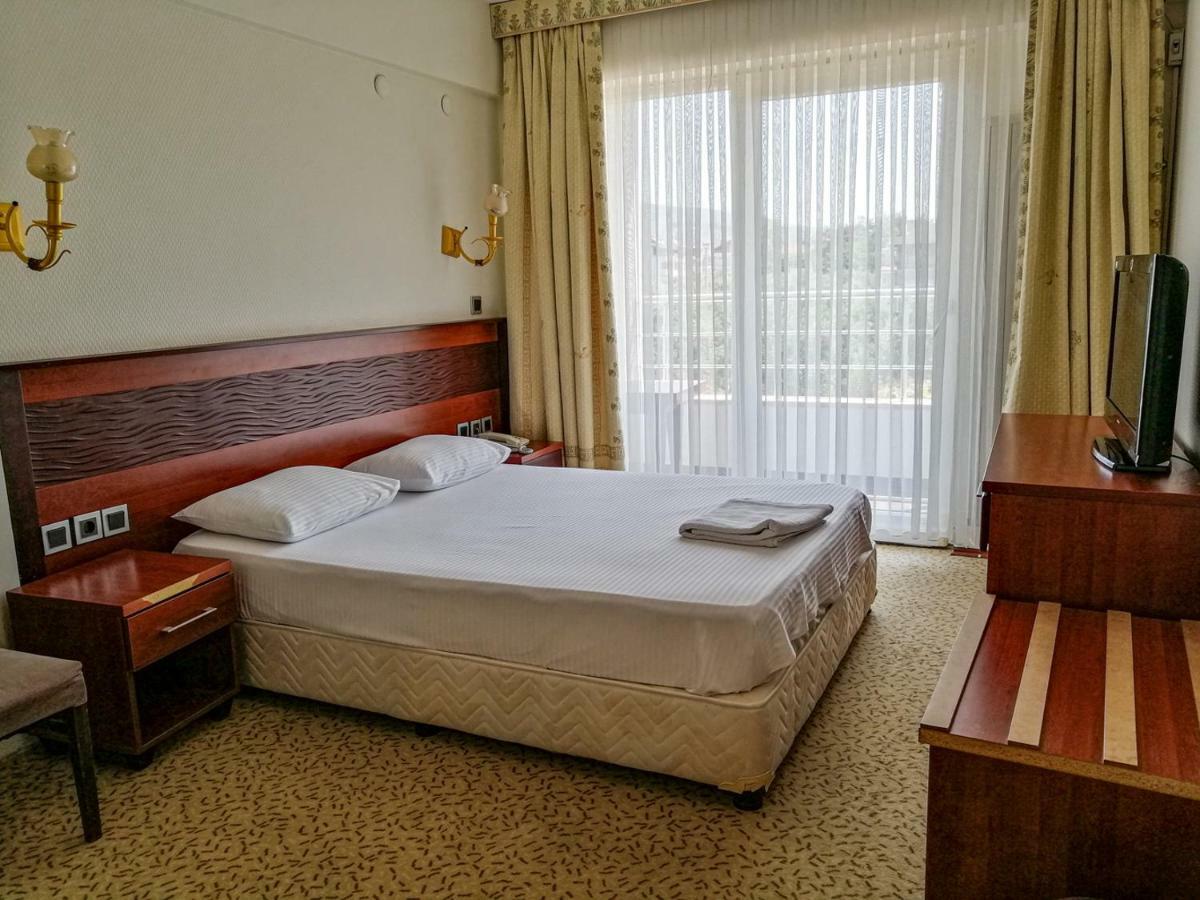 Grand Nicea Hotel Ιζνίκ Εξωτερικό φωτογραφία