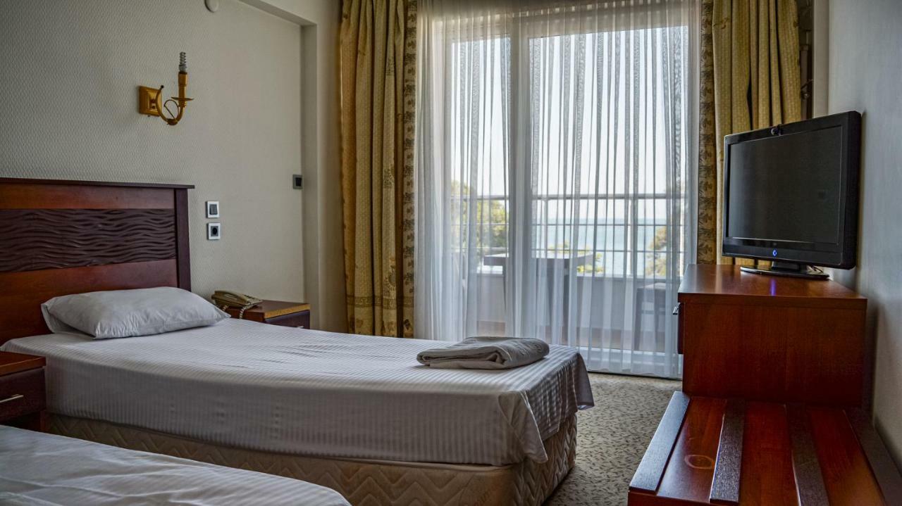 Grand Nicea Hotel Ιζνίκ Εξωτερικό φωτογραφία