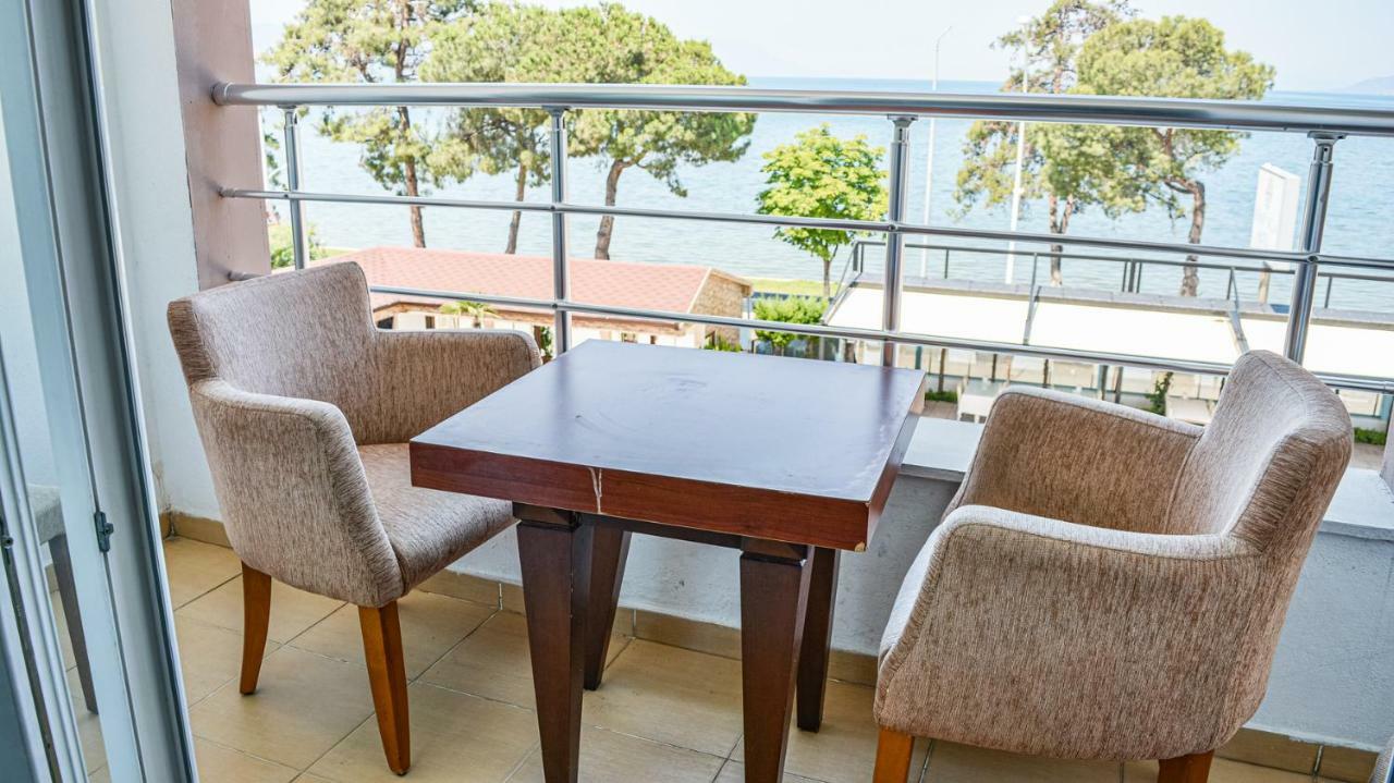 Grand Nicea Hotel Ιζνίκ Εξωτερικό φωτογραφία