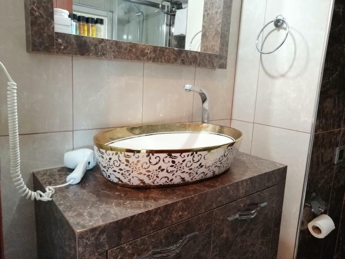 Grand Nicea Hotel Ιζνίκ Εξωτερικό φωτογραφία