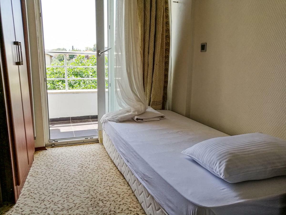 Grand Nicea Hotel Ιζνίκ Εξωτερικό φωτογραφία