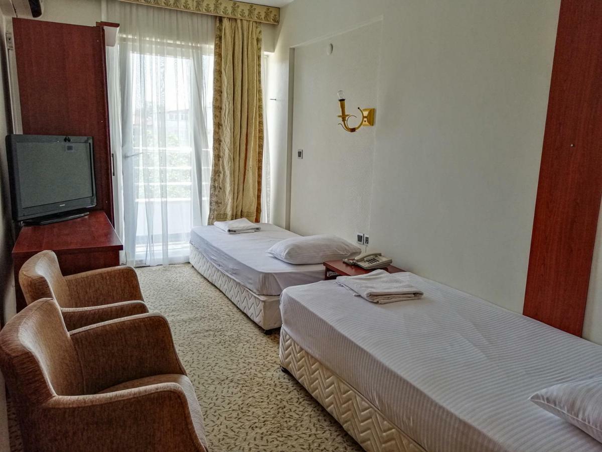 Grand Nicea Hotel Ιζνίκ Εξωτερικό φωτογραφία