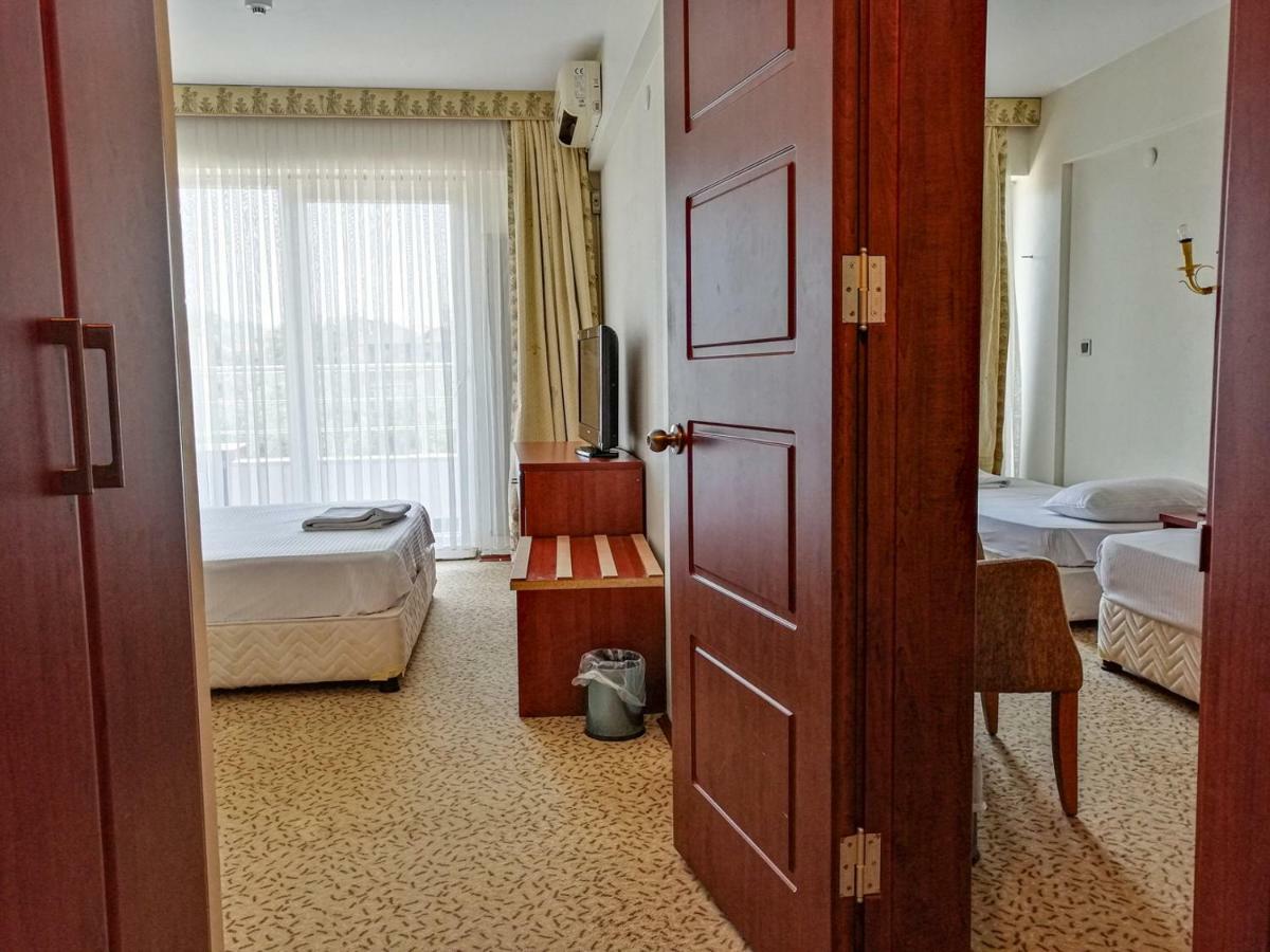 Grand Nicea Hotel Ιζνίκ Εξωτερικό φωτογραφία
